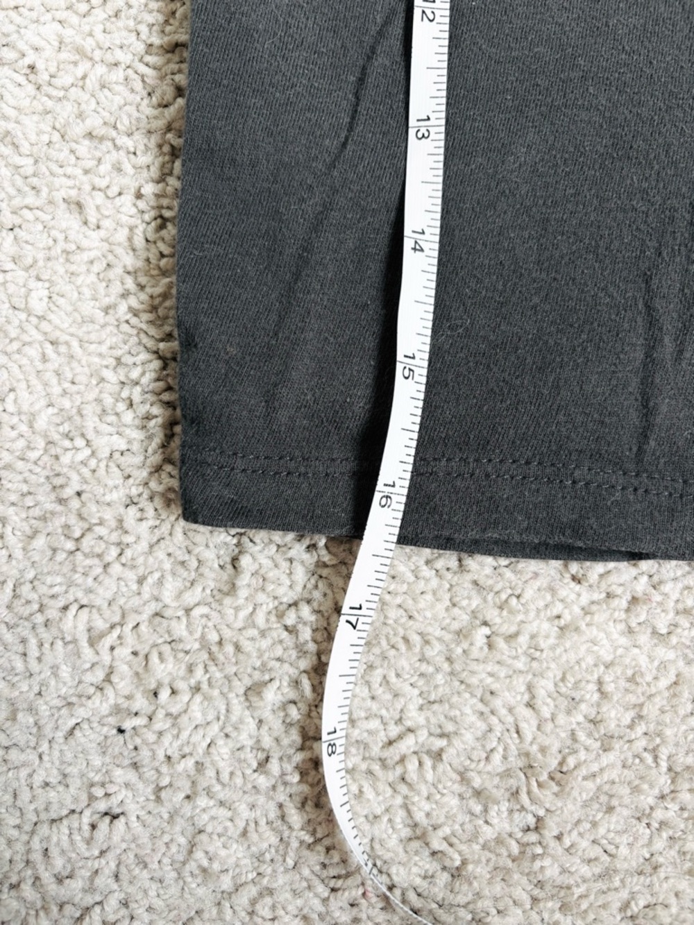 hollister dark grey butterfly graphic cropped baby tee - Picture 11 of 11